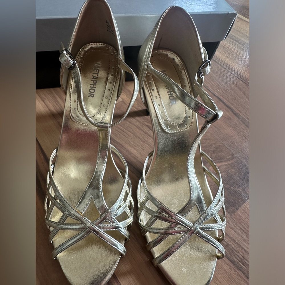 NWT Metaphor Gold Strappy Heels Sandals, Size 7 Formal Dress Wedding Dance Prom - Picture 2 of 10